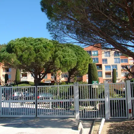 Appartement Tres Beau T2 A100m Du Bord De *
